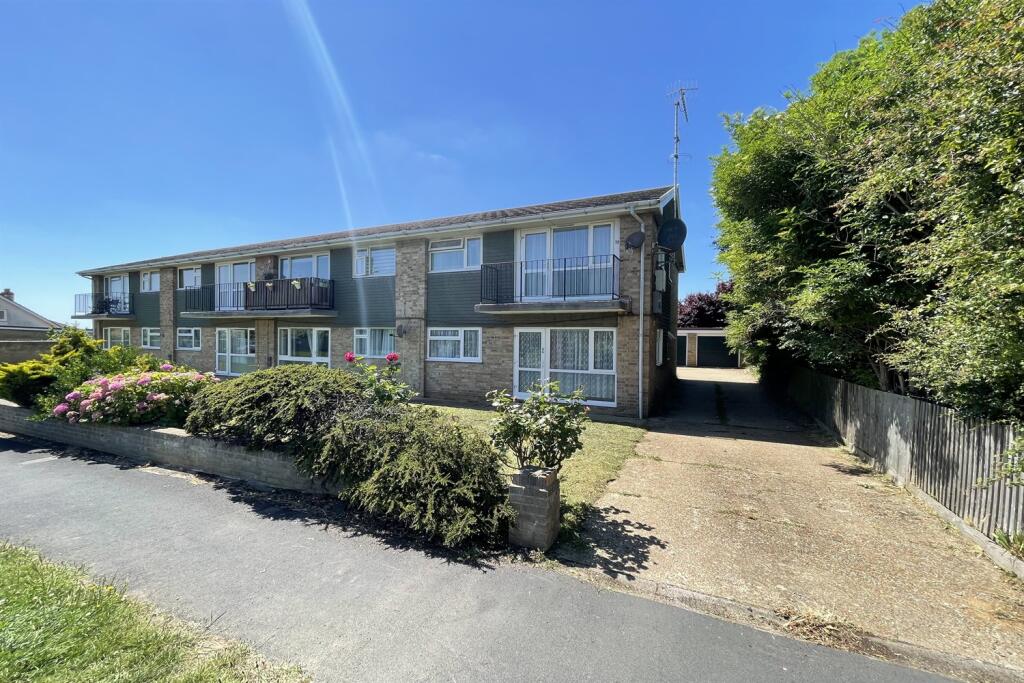 2 bed Apartment for rent in Peacehaven. From Premier Lets & Sales - Sussex Coast
