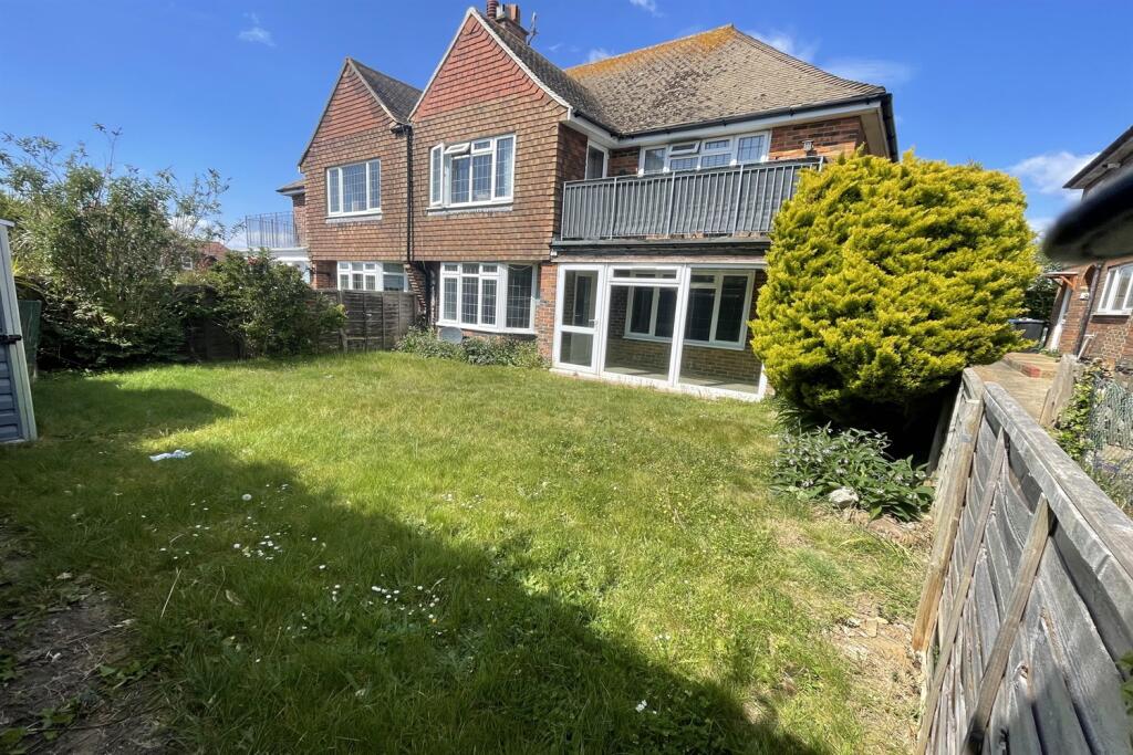 2 bed Apartment for rent in Seaford. From Premier Lets & Sales - Sussex Coast