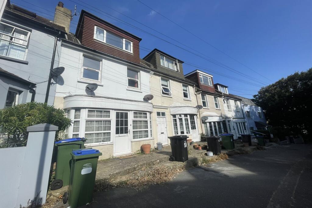 2 bed Apartment for rent in Seaford. From Premier Lets & Sales - Sussex Coast