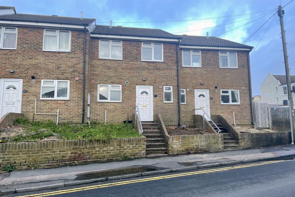 3 bed Detached for rent in Newhaven. From Premier Lets & Sales - Sussex Coast
