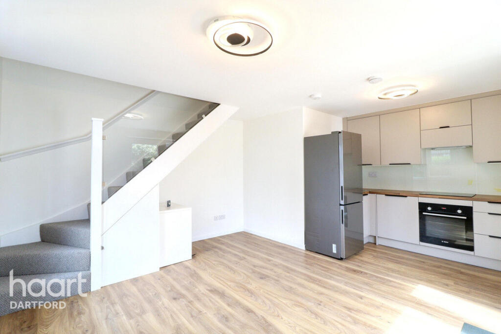 2 bed Semi Detached for rent in Crayford. From haart - Dartford