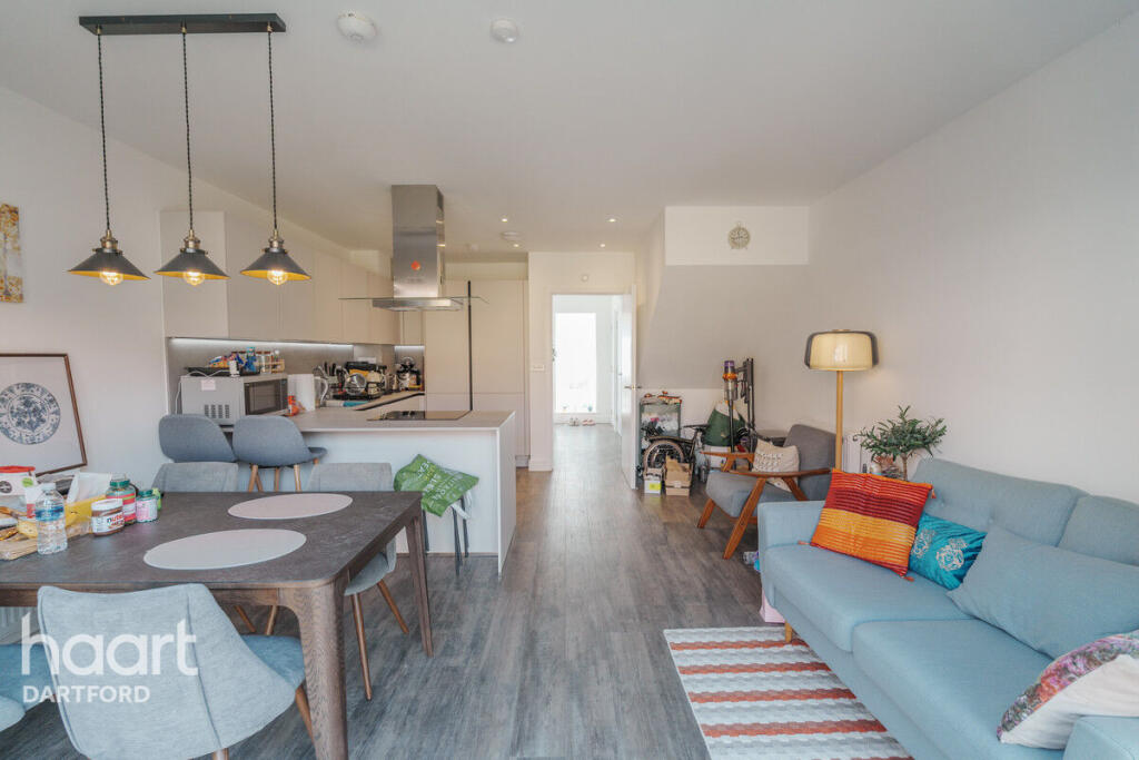 3 bed Detached for rent in Swanscombe. From haart - Dartford