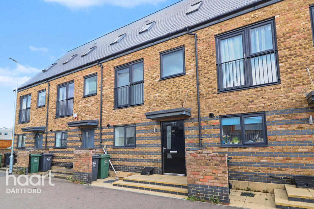 3 bed Mid Terraced House for rent in Crayford. From haart - Dartford 3 bed Mid Terraced House for rent in Crayford. From haart - Dartford