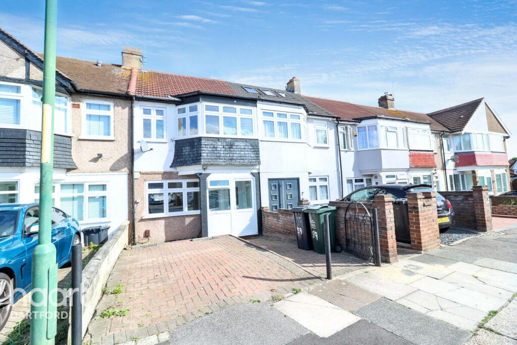 3 bed Coach House for rent in Crayford. From haart - Dartford