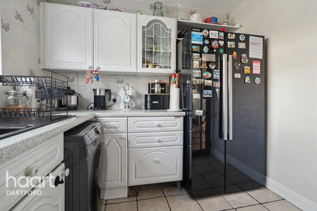 2 bed Mid Terraced House for rent in Ruxley. From haart - Dartford 2 bed Mid Terraced House for rent in Ruxley. From haart - Dartford