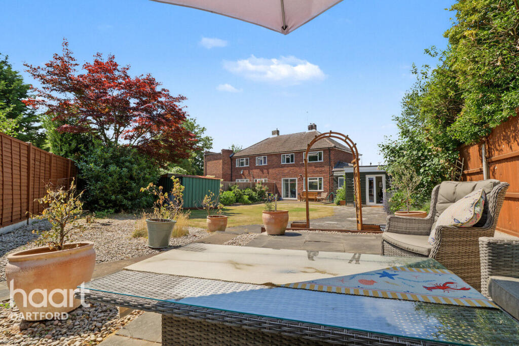 4 bed Semi Detached for rent in Ruxley. From haart - Dartford 4 bed Semi Detached for rent in Ruxley. From haart - Dartford