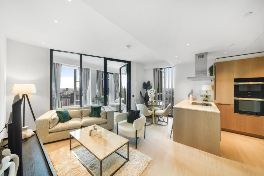 2 bed 1st Floor Flat for rent in London. From JLL - Battersea