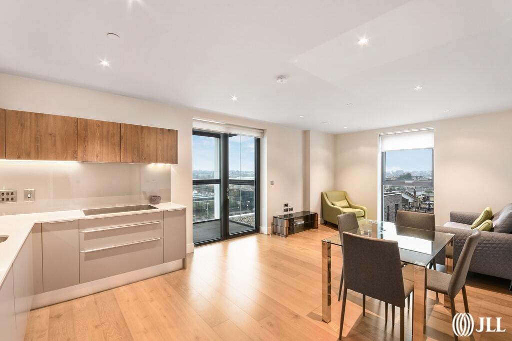 2 bed Apartment for rent in Clapham. From JLL - Battersea 2 bed Apartment for rent in Clapham. From JLL - Battersea
