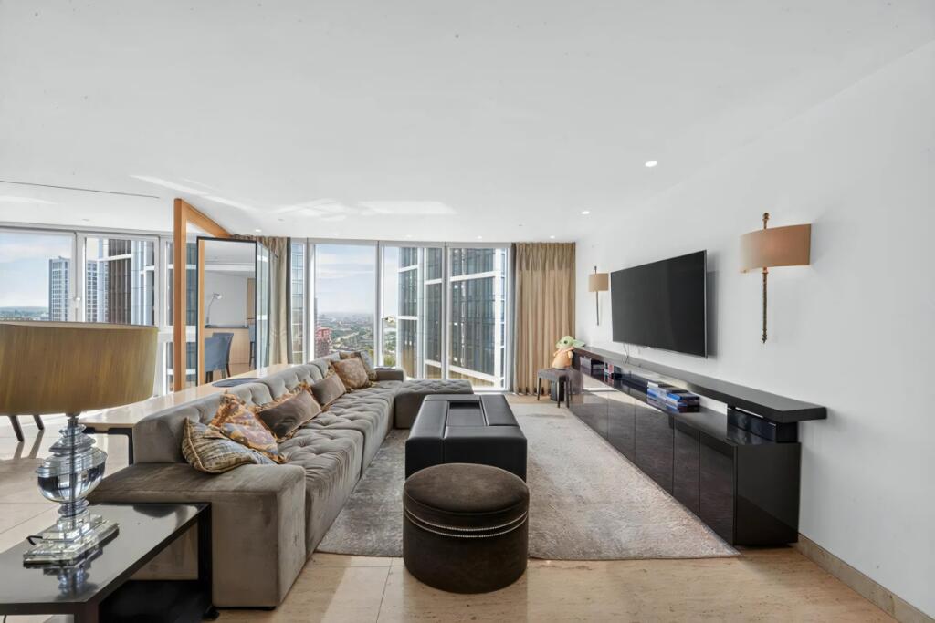 2 bed Apartment for rent in Clapham. From JLL - Battersea 2 bed Apartment for rent in Clapham. From JLL - Battersea