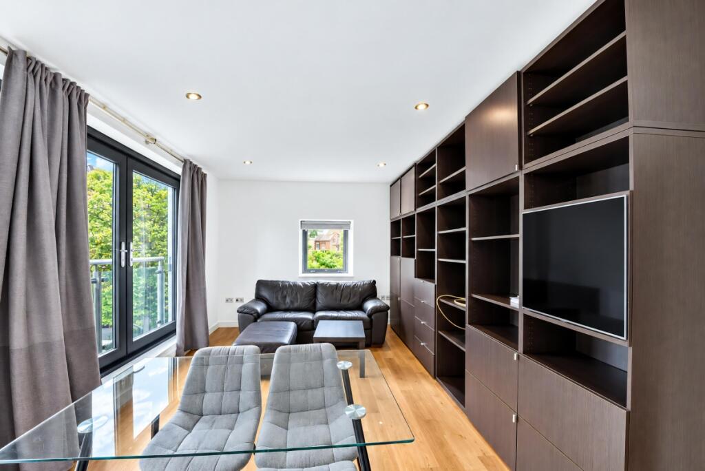2 bed Apartment for rent in Bermondsey. From JLL - Battersea 2 bed Apartment for rent in Bermondsey. From JLL - Battersea