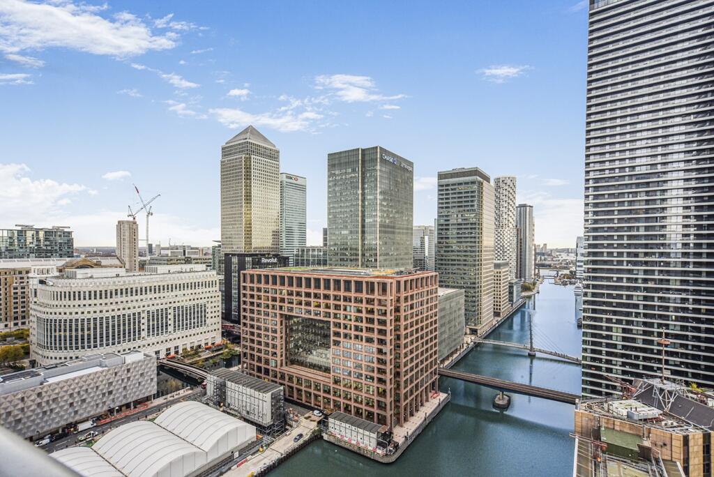 2 bed 1st Floor Flat for rent in Poplar. From JLL - Canary Wharf