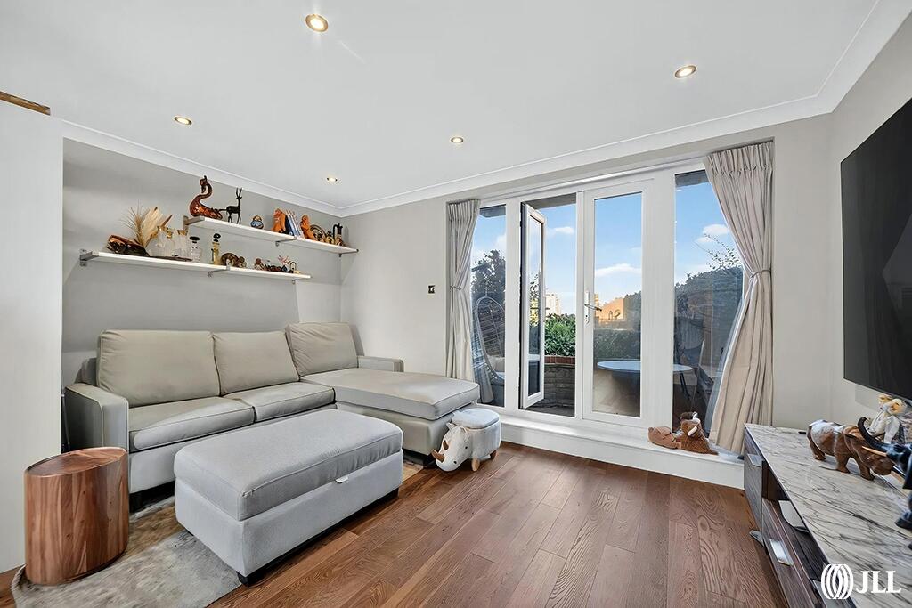 2 bed Apartment for rent in Poplar. From JLL - Canary Wharf