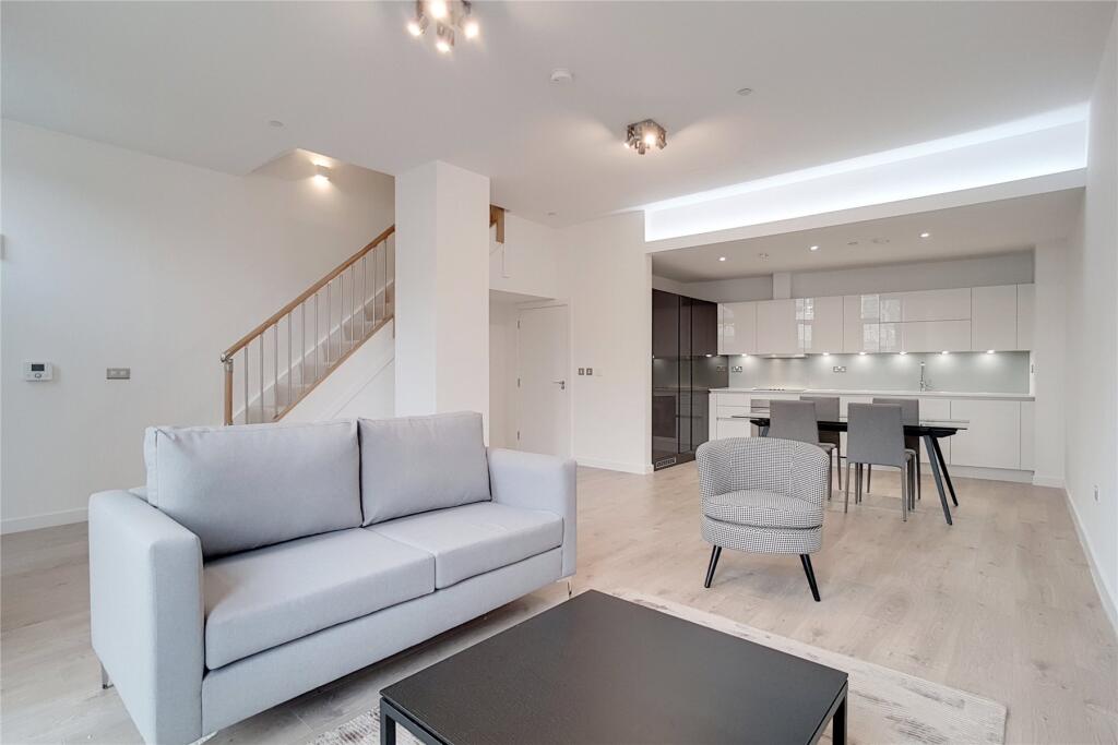 2 bed Mid Terraced House for rent in Poplar. From JLL - Canary Wharf