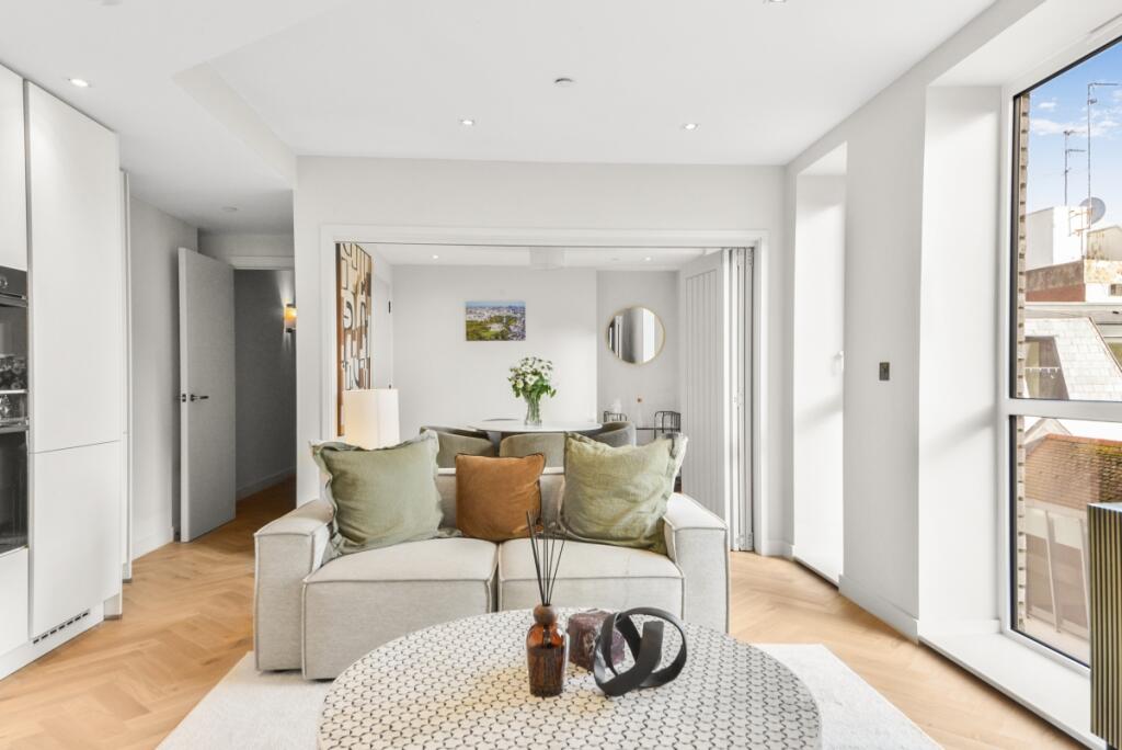 2 bed Apartment for rent in . From JLL - Chelsea