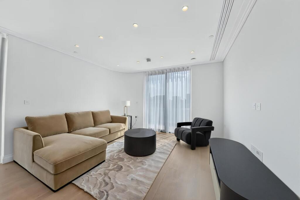 3 bed 1st Floor Flat for rent in London. From JLL - Chelsea