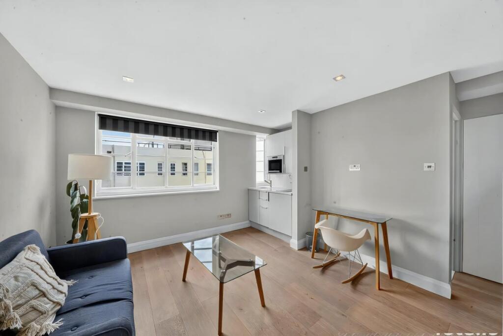 4 bed 1st Floor Flat for rent in Chelsea. From JLL - Chelsea