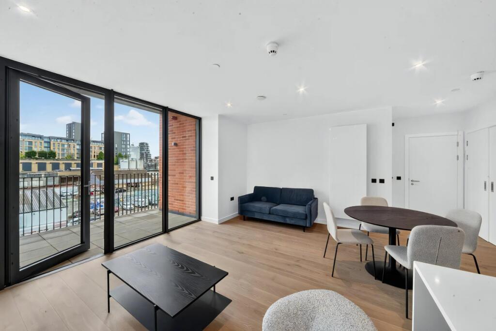 1 bed 1st Floor Flat for rent in Fulham. From JLL - Chelsea