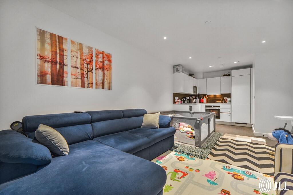 1 bed 1st Floor Flat for rent in Stoke Newington. From JLL - Finsbury Park