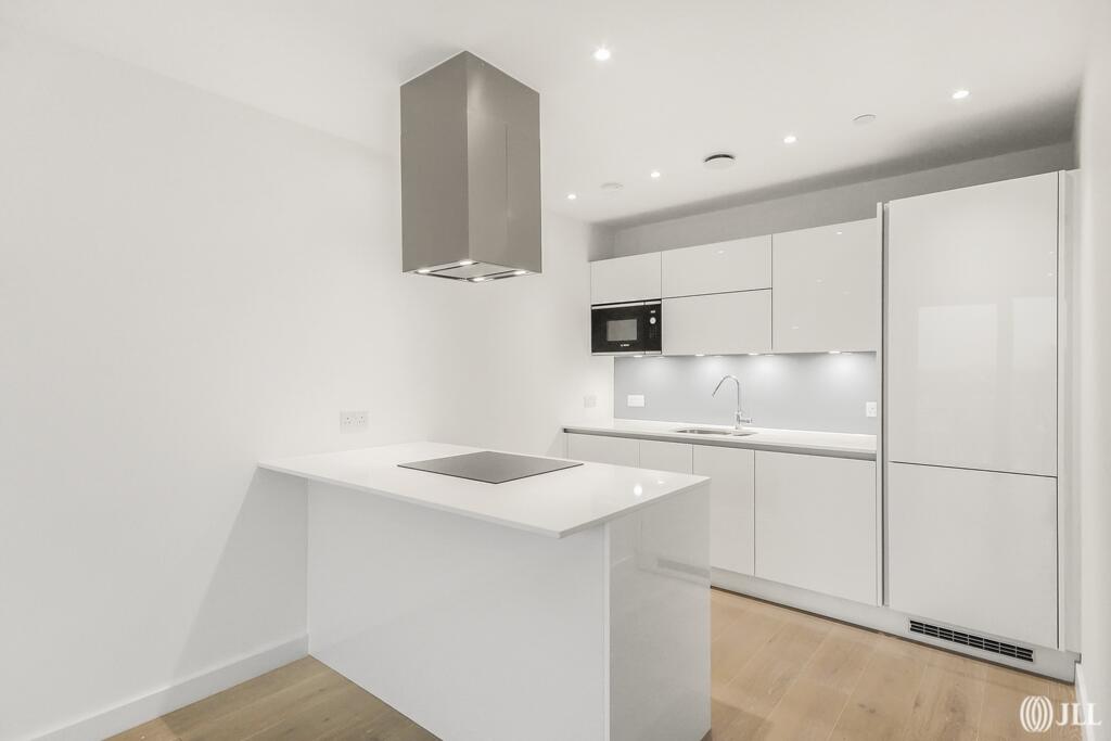 2 bed 1st Floor Flat for rent in Stoke Newington. From JLL - Finsbury Park