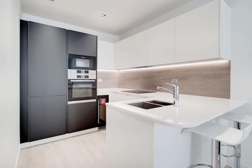 1 bed 1st Floor Flat for rent in Stoke Newington. From JLL - Finsbury Park