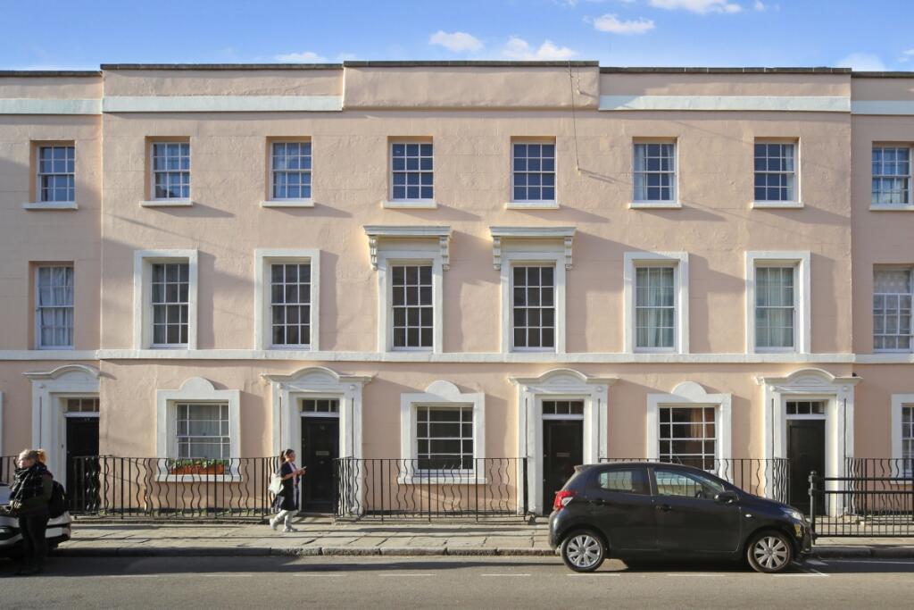 4 bed Mid Terraced House for rent in Greenwich. From JLL - Greenwich