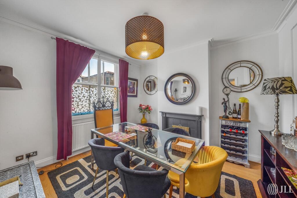 4 bed Mid Terraced House for rent in Greenwich. From JLL - Greenwich