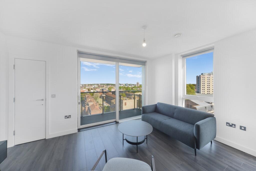 2 bed 1st Floor Flat for rent in Deptford. From JLL - Greenwich