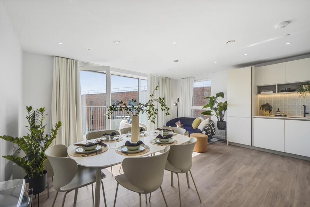 2 bed 1st Floor Flat for rent in Deptford. From JLL - Greenwich
