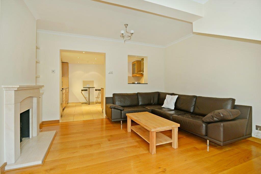 2 bed Mid Terraced House for rent in Greenwich. From JLL - Greenwich
