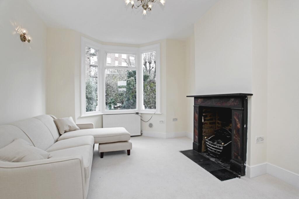 3 bed Mid Terraced House for rent in Greenwich. From JLL - Greenwich