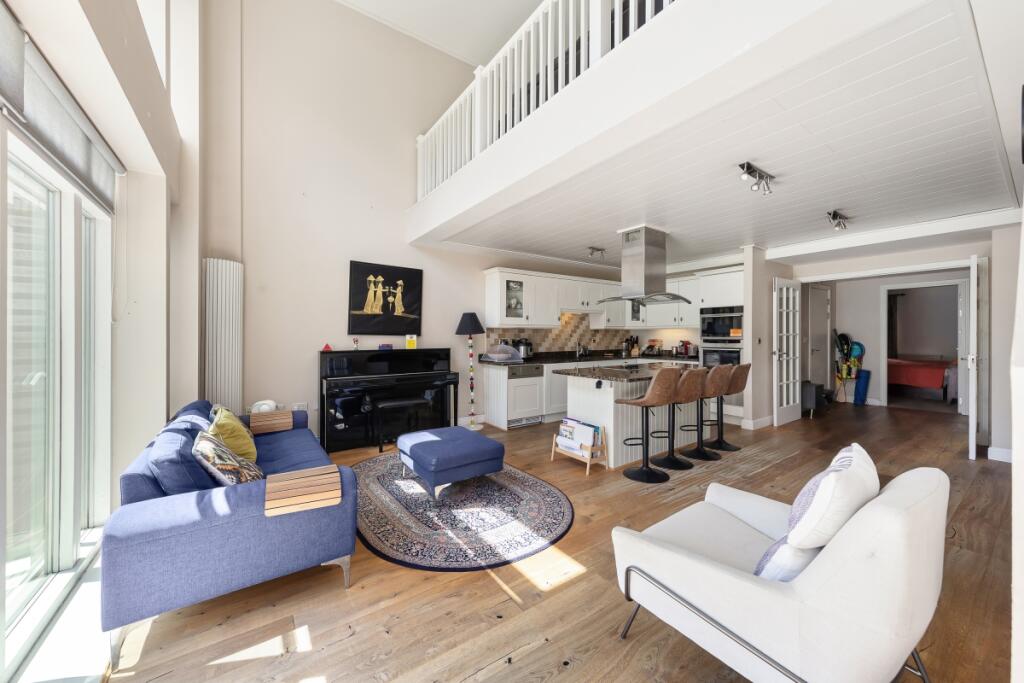 3 bed Apartment for rent in Greenwich. From JLL - Greenwich 3 bed Apartment for rent in Greenwich. From JLL - Greenwich
