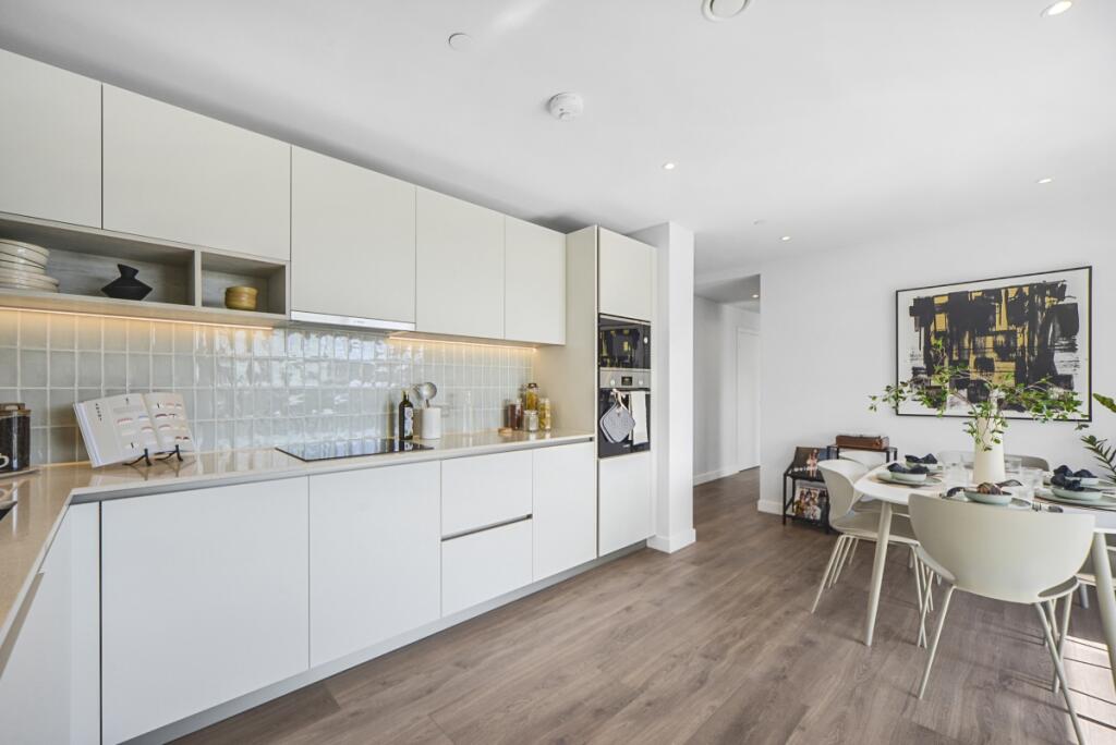 2 bed 1st Floor Flat for rent in Deptford. From JLL - Greenwich