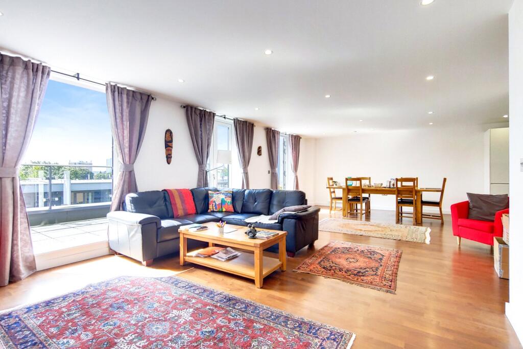 3 bed Penthouse for rent in Deptford. From JLL - Greenwich
