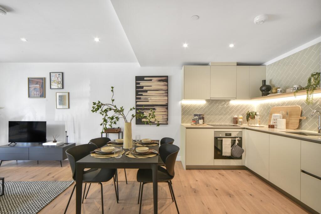 2 bed 1st Floor Flat for rent in Deptford. From JLL - Greenwich