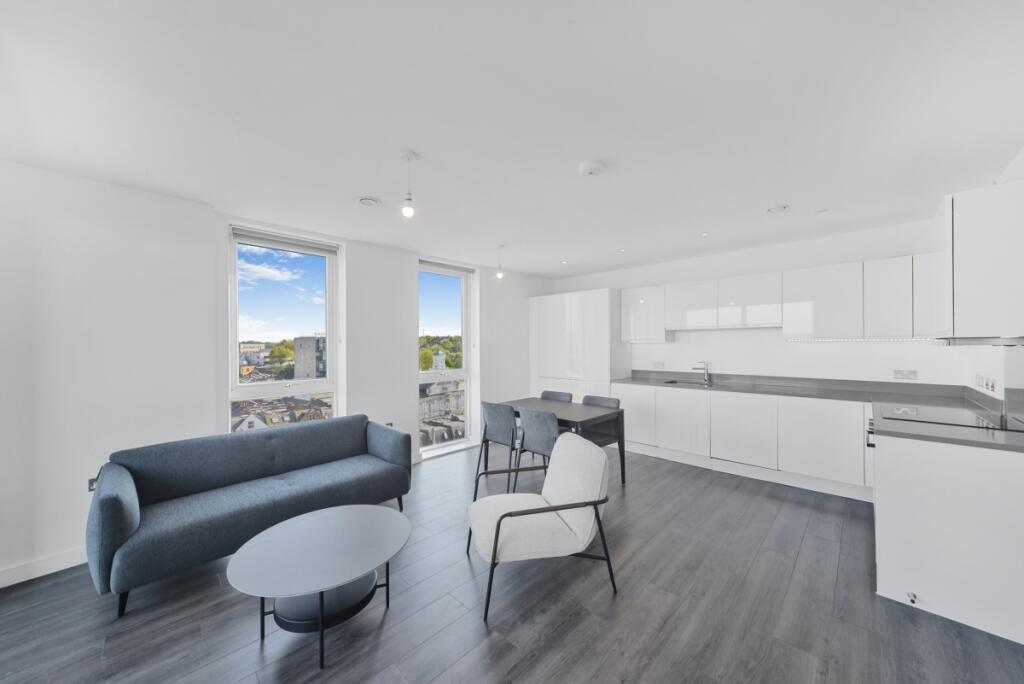 2 bed 1st Floor Flat for rent in Deptford. From JLL - Greenwich