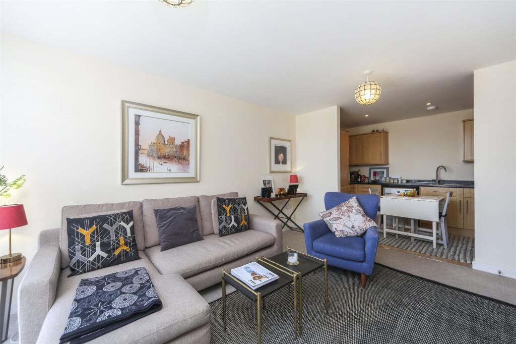 2 bed Apartment for rent in Greenwich. From JLL - Greenwich 2 bed Apartment for rent in Greenwich. From JLL - Greenwich