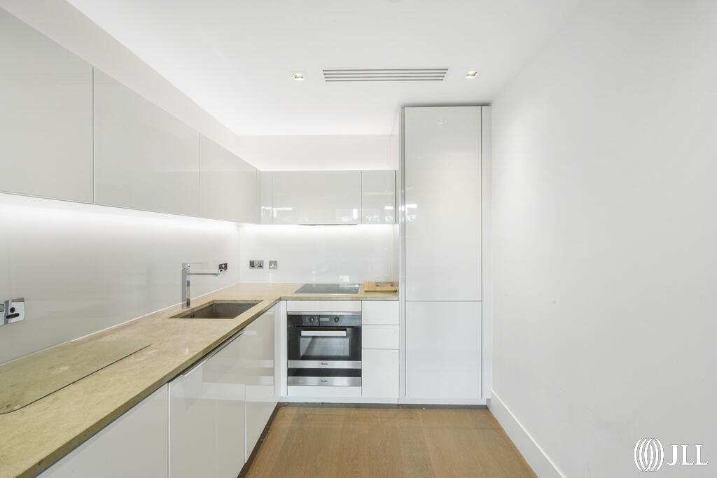 1 bed 1st Floor Flat for rent in Kensington. From JLL - Kew Bridge