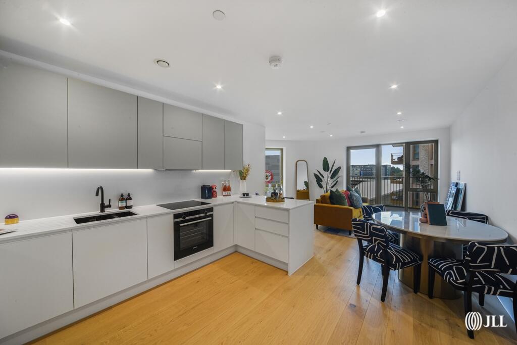 2 bed Apartment for rent in Brentford. From JLL - Kew Bridge