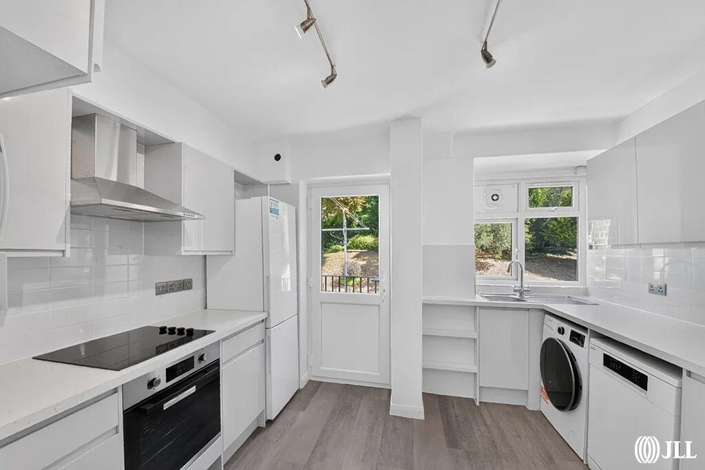 2 bed 1st Floor Flat for rent in Richmond. From JLL - Kew Bridge 2 bed 1st Floor Flat for rent in Richmond. From JLL - Kew Bridge