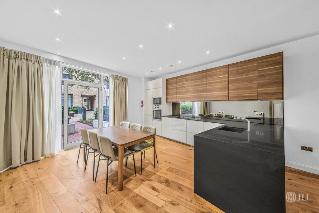 2 bed 1st Floor Flat for rent in Stratford. From JLL - Stratford