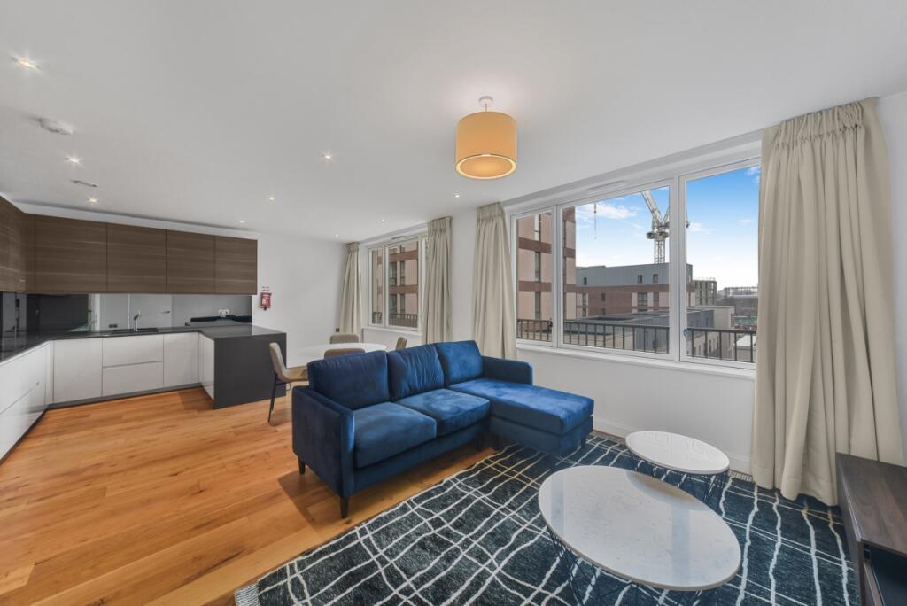 3 bed 1st Floor Flat for rent in Stratford. From JLL - Stratford