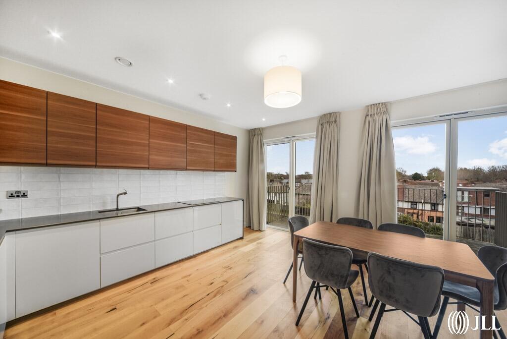 3 bed 1st Floor Flat for rent in Stratford. From JLL - Stratford 3 bed 1st Floor Flat for rent in Stratford. From JLL - Stratford