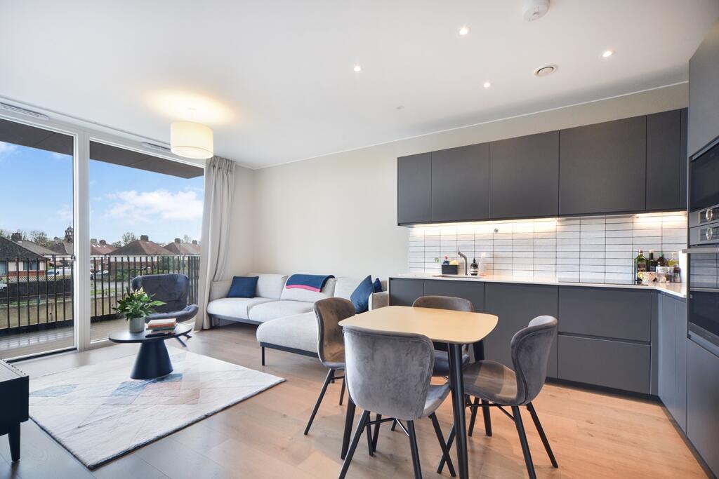 1 bed 1st Floor Flat for rent in Stratford. From JLL - Stratford