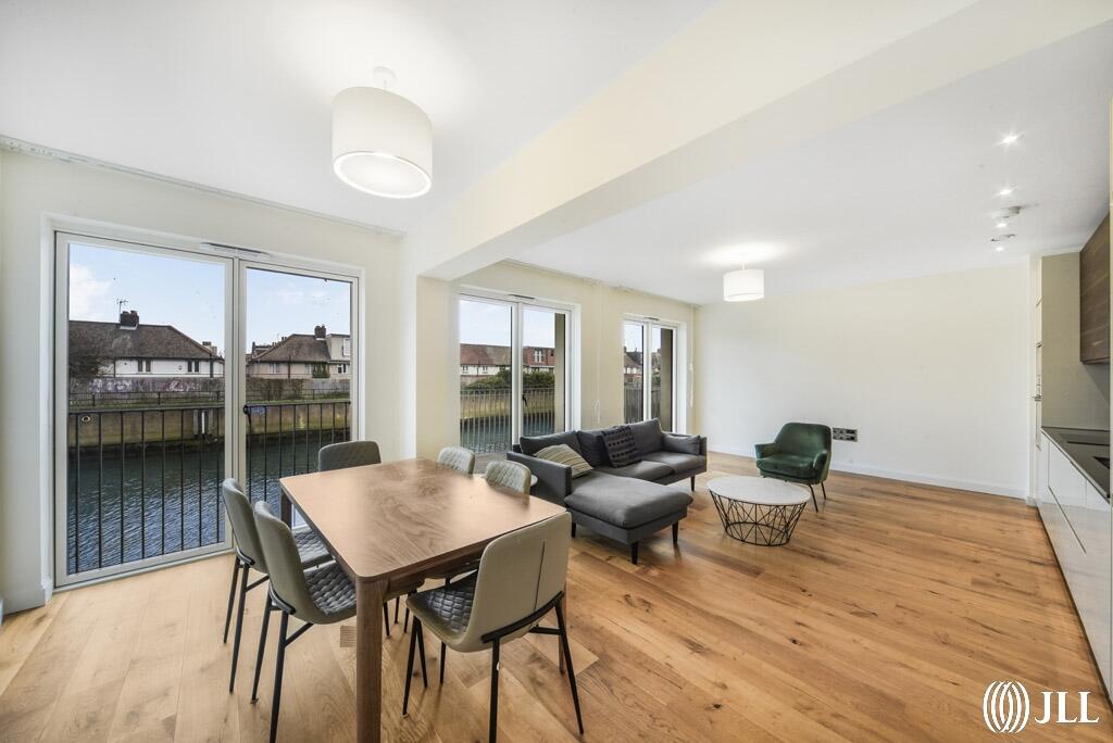 3 bed 1st Floor Flat for rent in Stratford. From JLL - Stratford 3 bed 1st Floor Flat for rent in Stratford. From JLL - Stratford