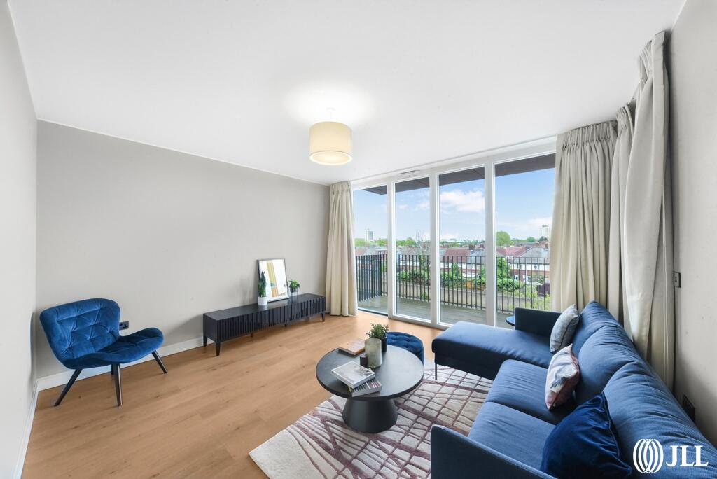 3 bed 1st Floor Flat for rent in Stratford. From JLL - Stratford