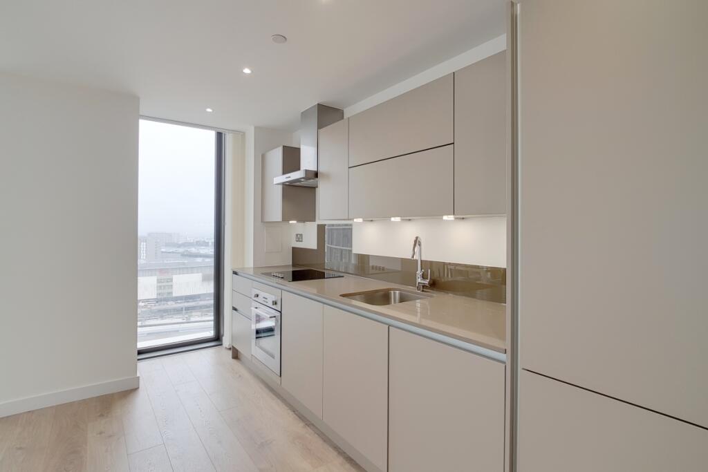 2 bed Apartment for rent in Stratford. From JLL - Stratford