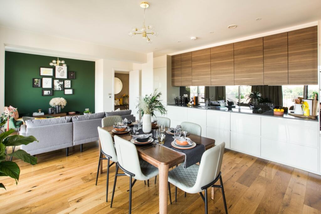 2 bed 1st Floor Flat for rent in Stratford. From JLL - Stratford