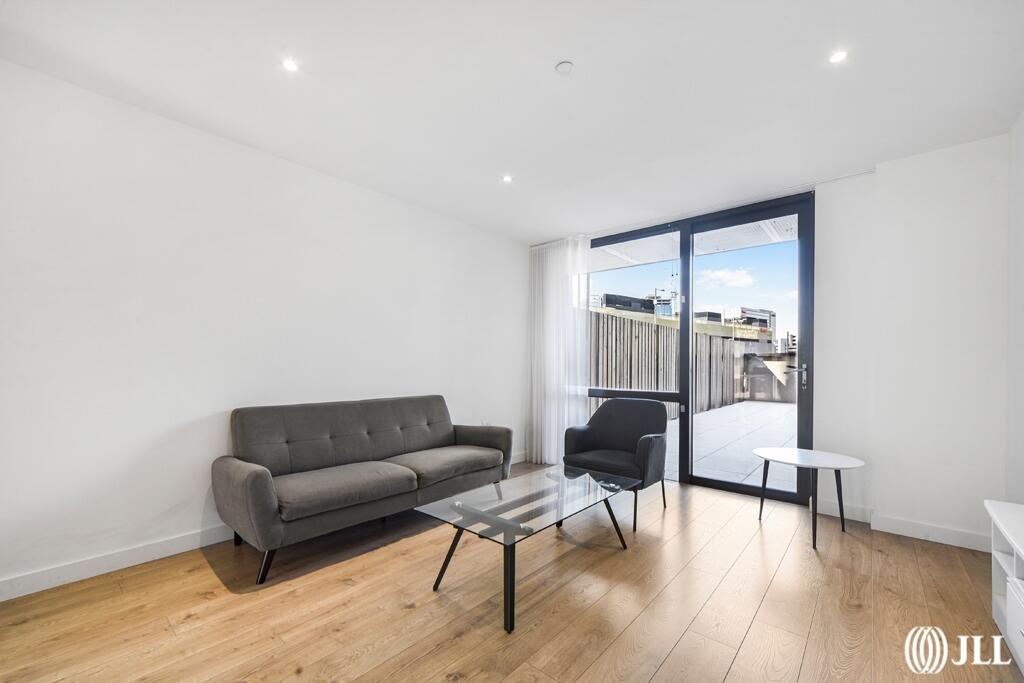 3 bed 1st Floor Flat for rent in Stratford. From JLL - Stratford