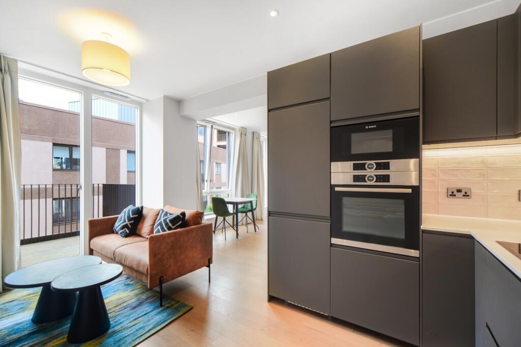 4 bed 1st Floor Flat for rent in Stratford. From JLL - Stratford 4 bed 1st Floor Flat for rent in Stratford. From JLL - Stratford