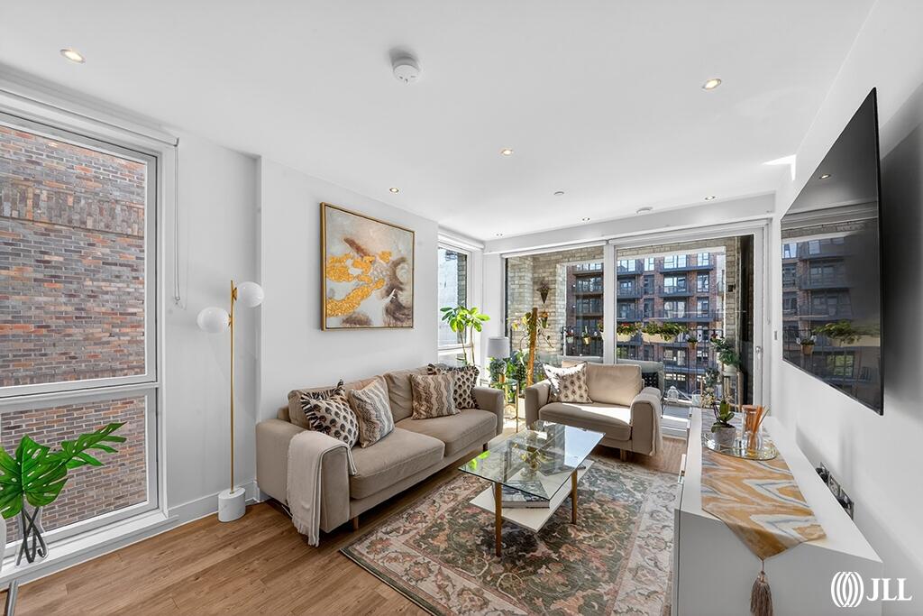 3 bed 1st Floor Flat for rent in London. From JLL - Stratford
